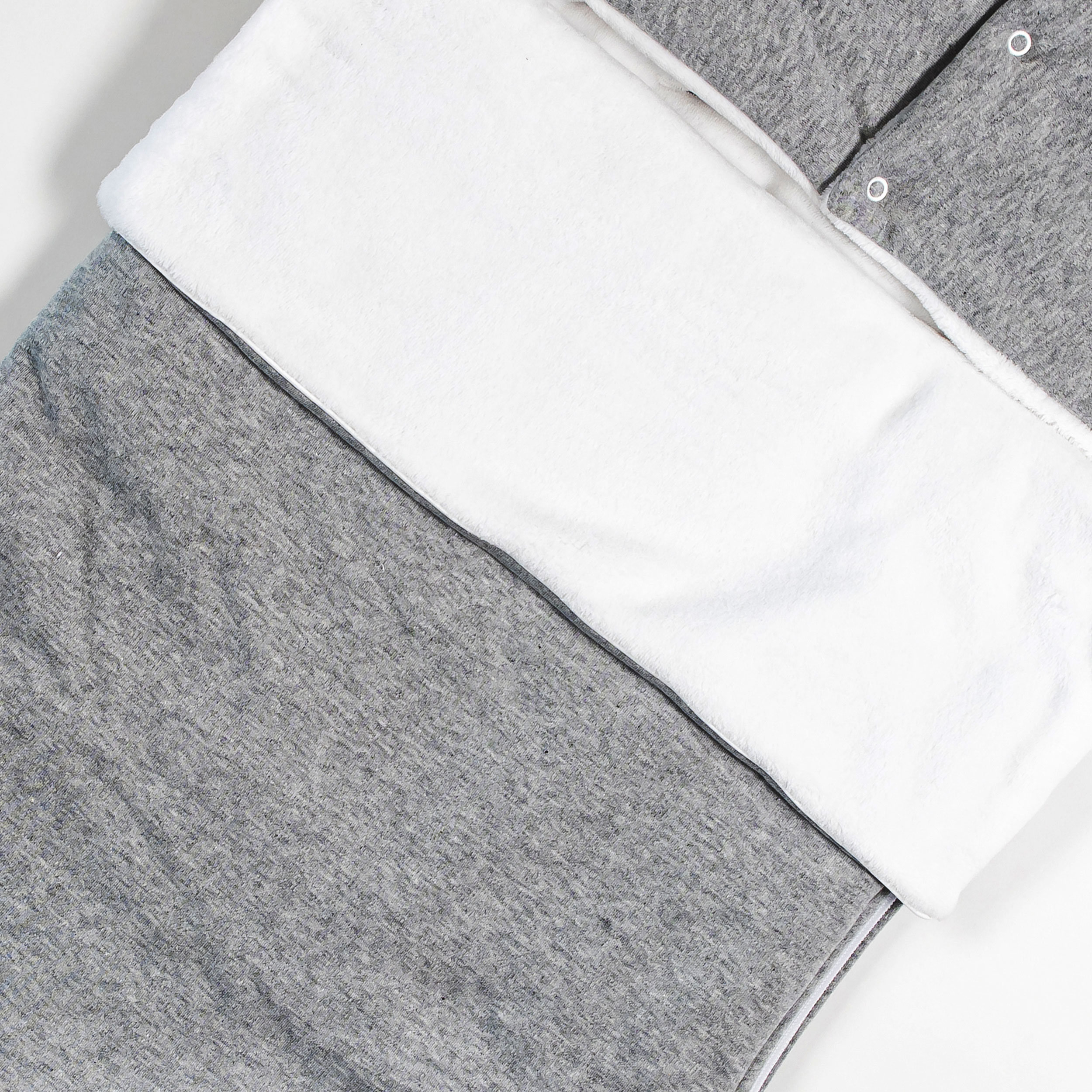 LE-02-GREY-DETAIL.jpg LE-02-GREY-DETAIL.jpg
